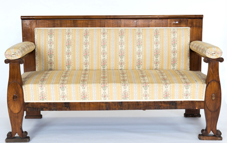 Canapea stil Biedermeyer care a aparținut lui Vasile Goldiș. Lemn, textil, 100 x 171 x 20 cm. Achiziție, Szilard Agneta, Arad, p.v. nr. 1710/14.09.1976.