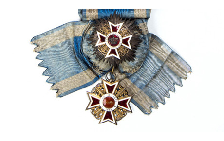 Ordinul ”Coroana României”, acordat lui Vasile Goldiş. Metal, email, textil (moar), 84 cm. Fond vechi.